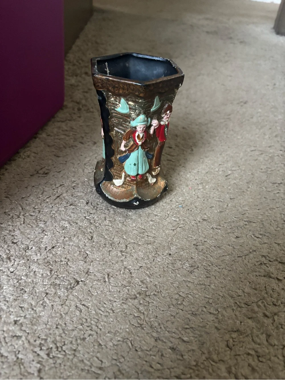 Vintage-Inspired Decorative Hex Vase in Black and Brown